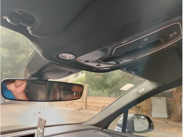 Car image 37