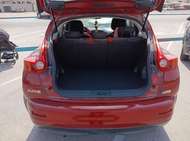 Car image 19