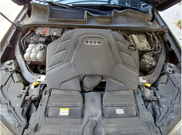 Car image 22