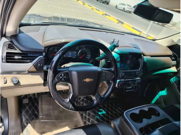 Car image 12