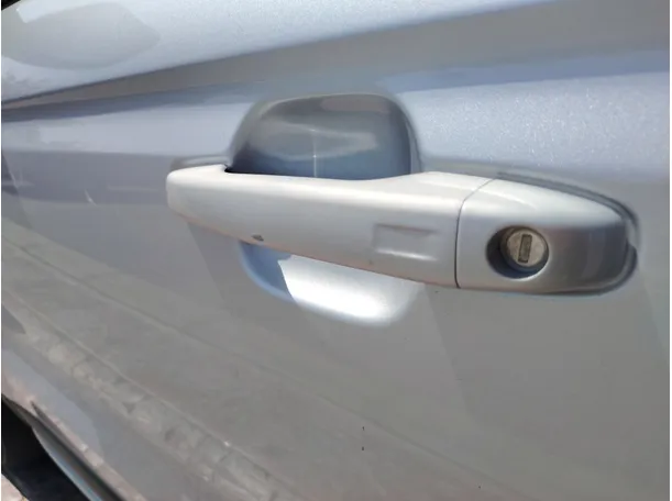Car image 31
