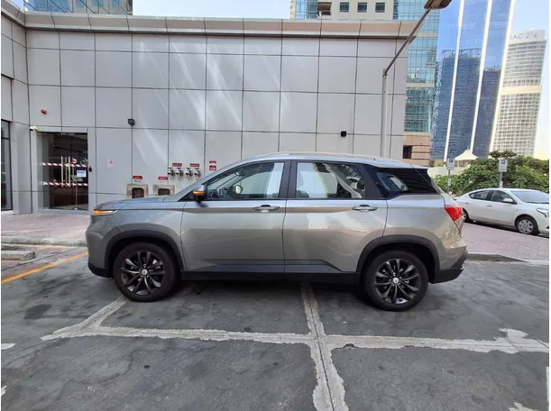 Car image 8