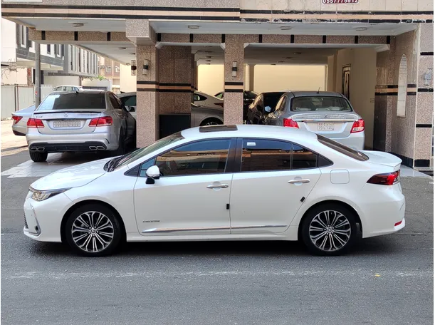 Car image 8
