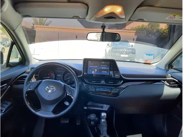 Car image 14