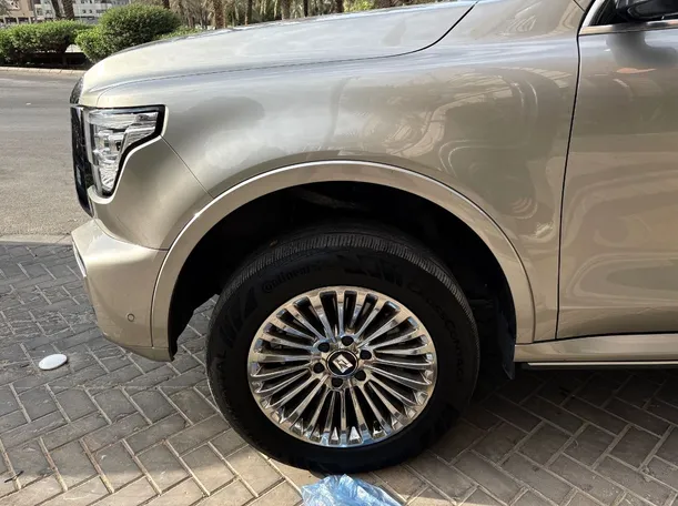 Car image 8