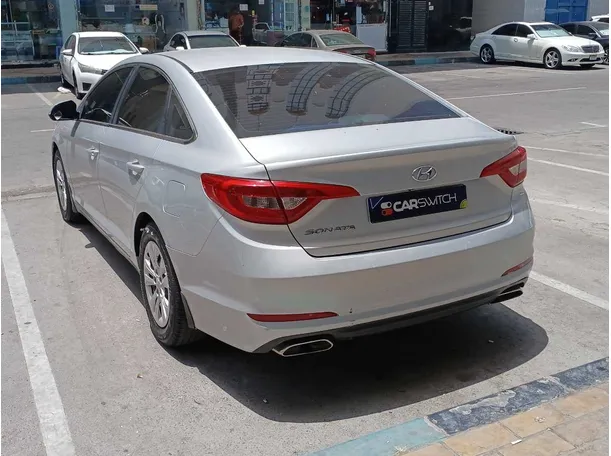 Car image 7