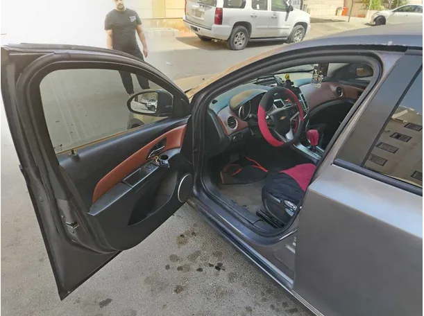 Car image 12
