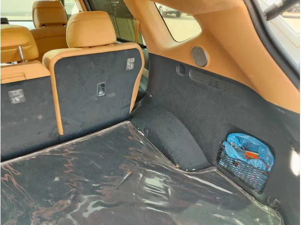 Car image 32