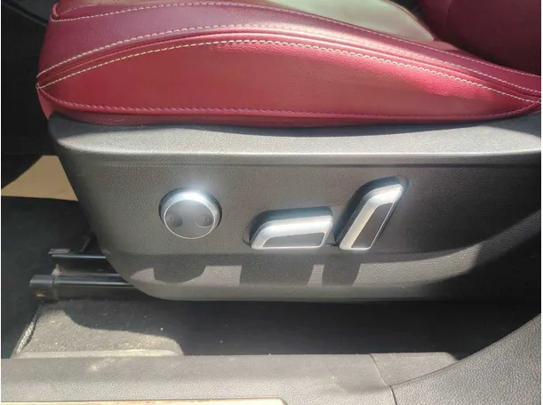 Car image 41