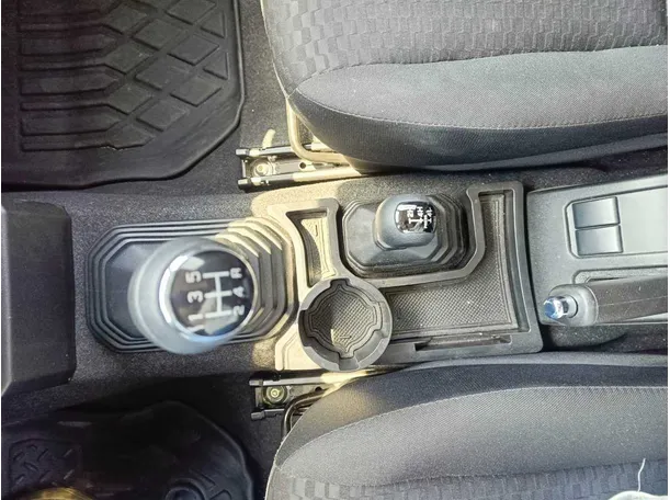 Car image 18