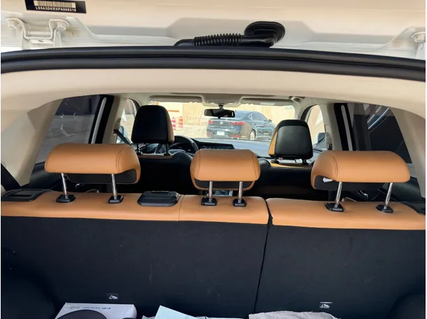 Car image 25