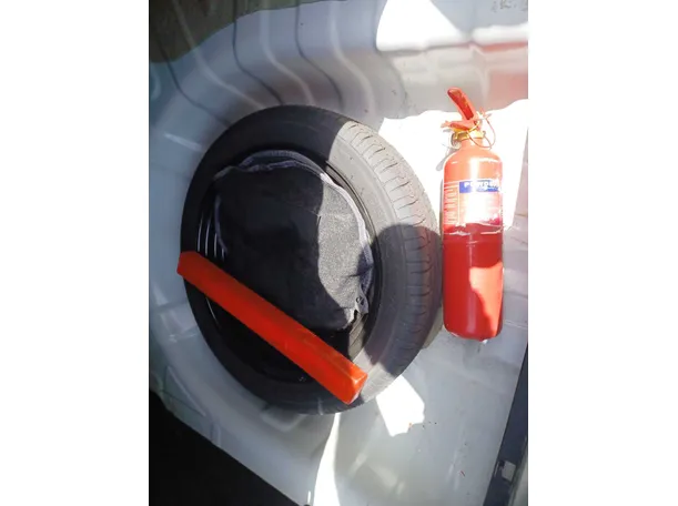 Car image 22