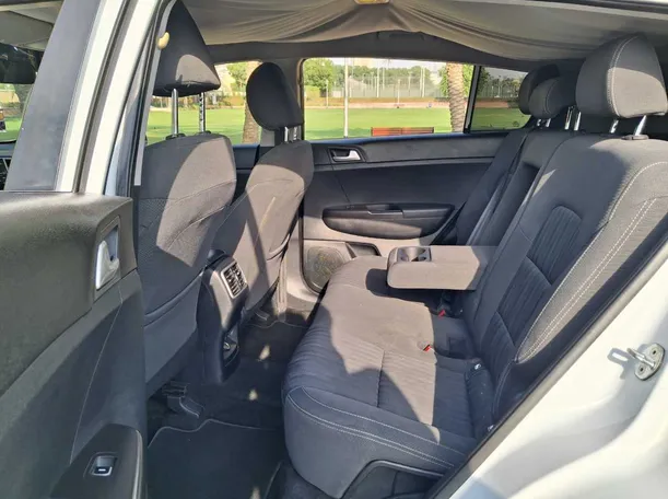 Car image 13