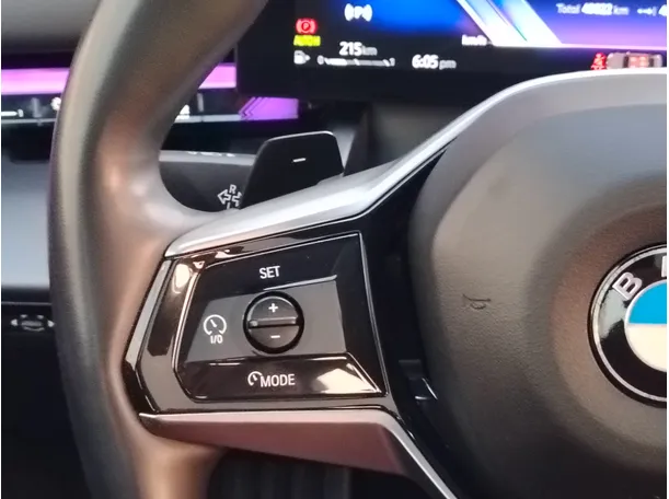 Car image 32