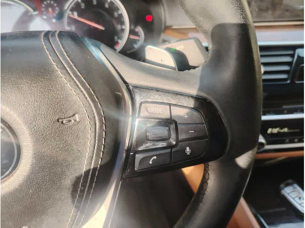 Car image 37