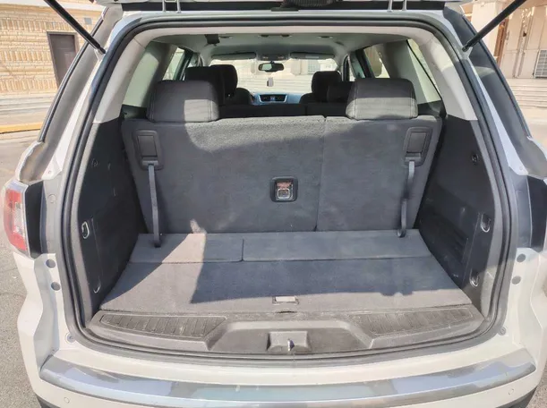 Car image 24