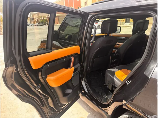Car image 13