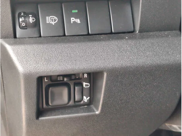 Car image 29
