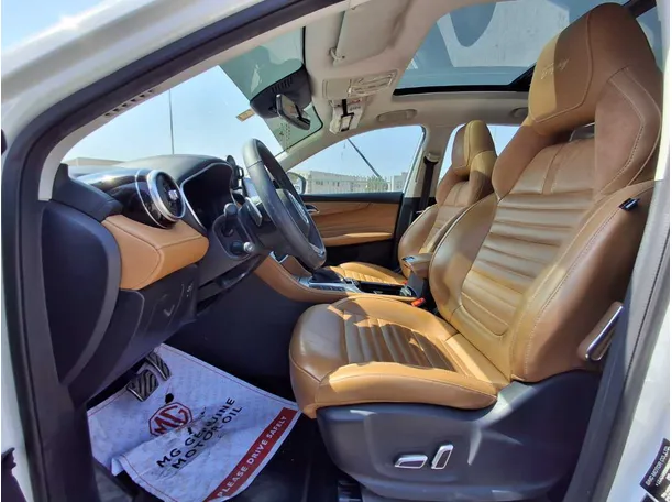 Car image 12