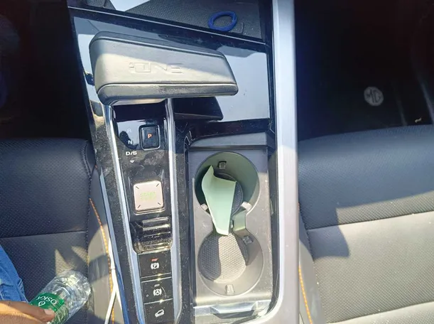Car image 21