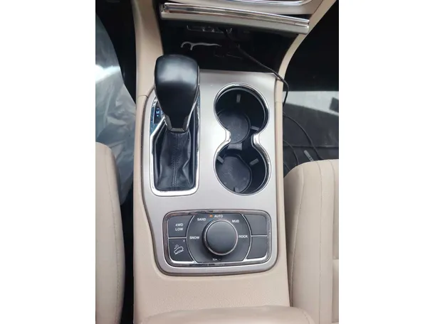 Car image 32
