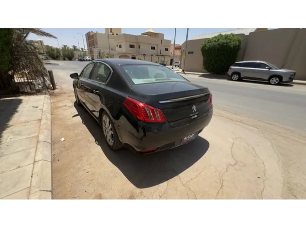 Car image 7