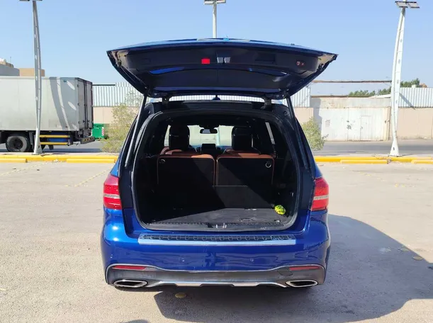 Car image 23