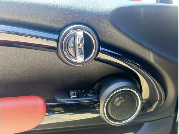 Car image 33