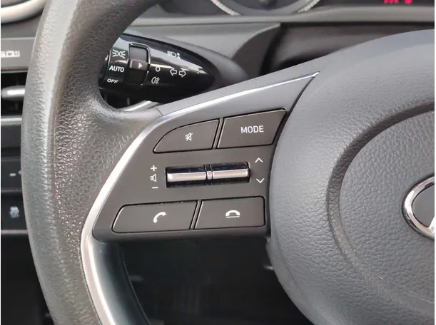 Car image 28