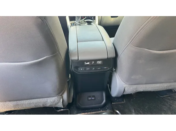 Car image 24