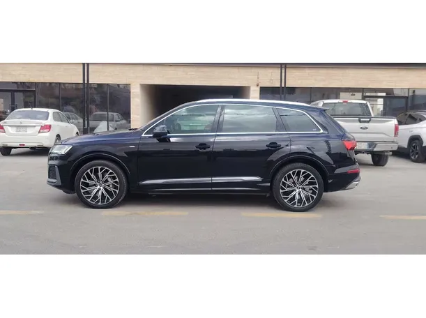 Car image 8
