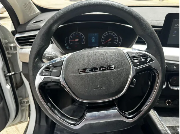 Car image 19