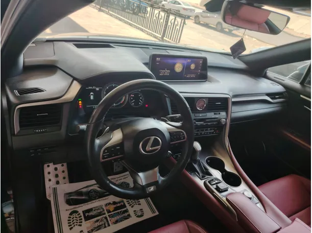 Car image 16
