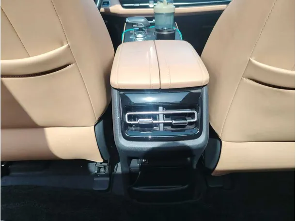 Car image 41