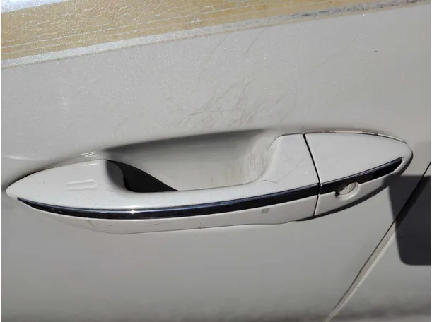 Car image 25