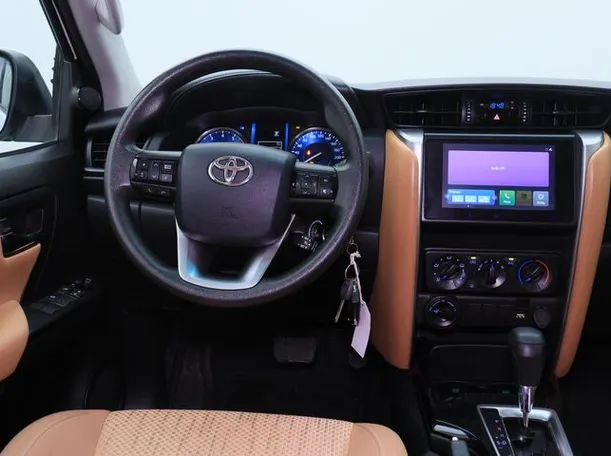 Car image 15