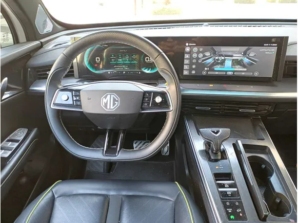 Car image 15