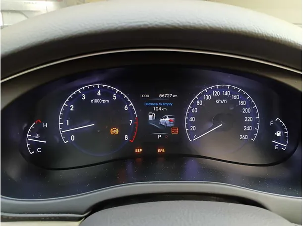Car image 18