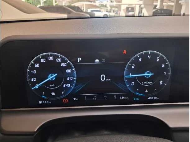 Car image 13
