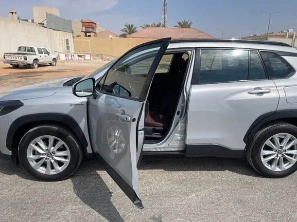 Car image 10