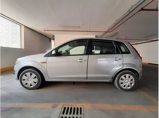 Car image 8