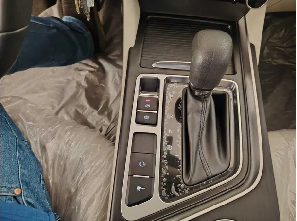 Car image 23