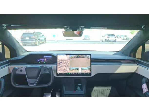 Car image 19