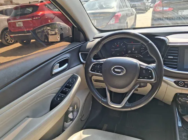 Car image 16