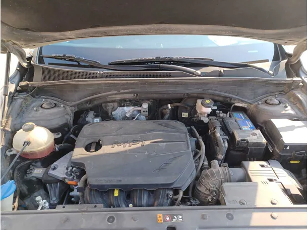Car image 24