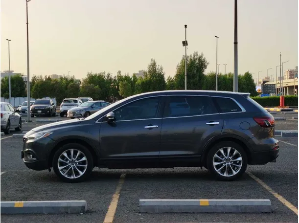Car image 8