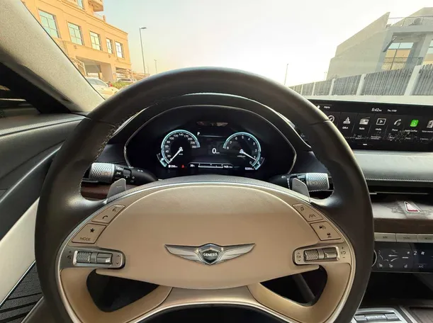 Car image 13