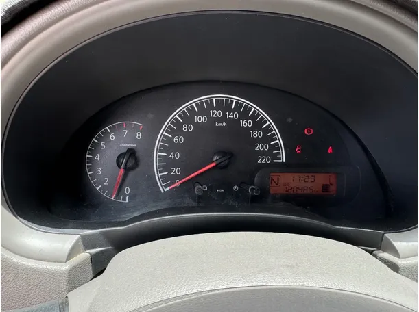 Car image 19