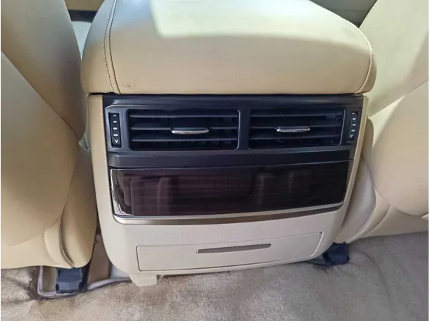 Car image 38
