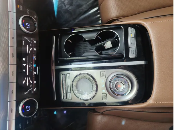 Car image 20